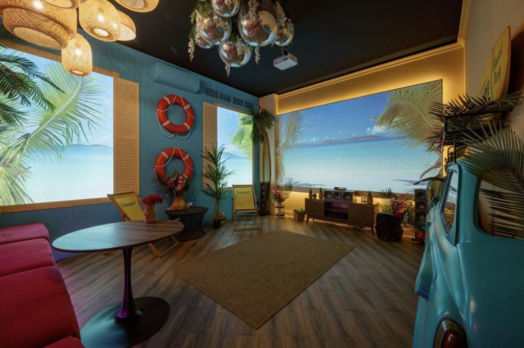 Hawaii — private cinema room